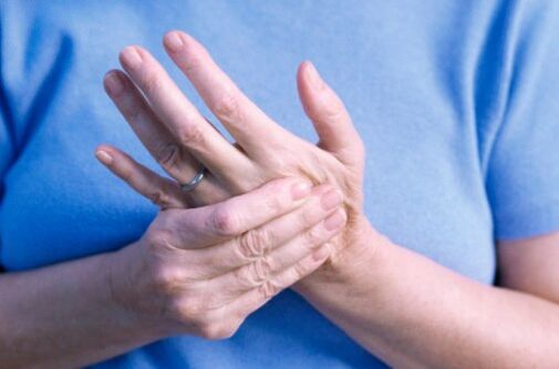 Біль у суглобах кистей та пальців рук – ознака різних захворювань